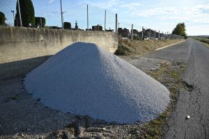 Općina Vinica osigurala šljunak za groblje
