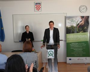 Načelnik Općine Vinica dr.sc. Branimir Štimec, prof. otvorio Međunarodno natjecanje učenika srednjih škola iz područja floristike i hortikulture  kojeg organizira Srednja škola &quot;Arboretum Opeka&quot;